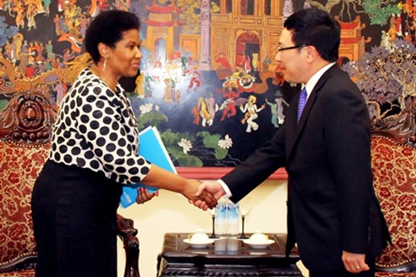 Phó Thủ tướng, Bộ trưởng Phạm Bình Minh tiếp Phó Tổng thư ký Liên hợp quốc